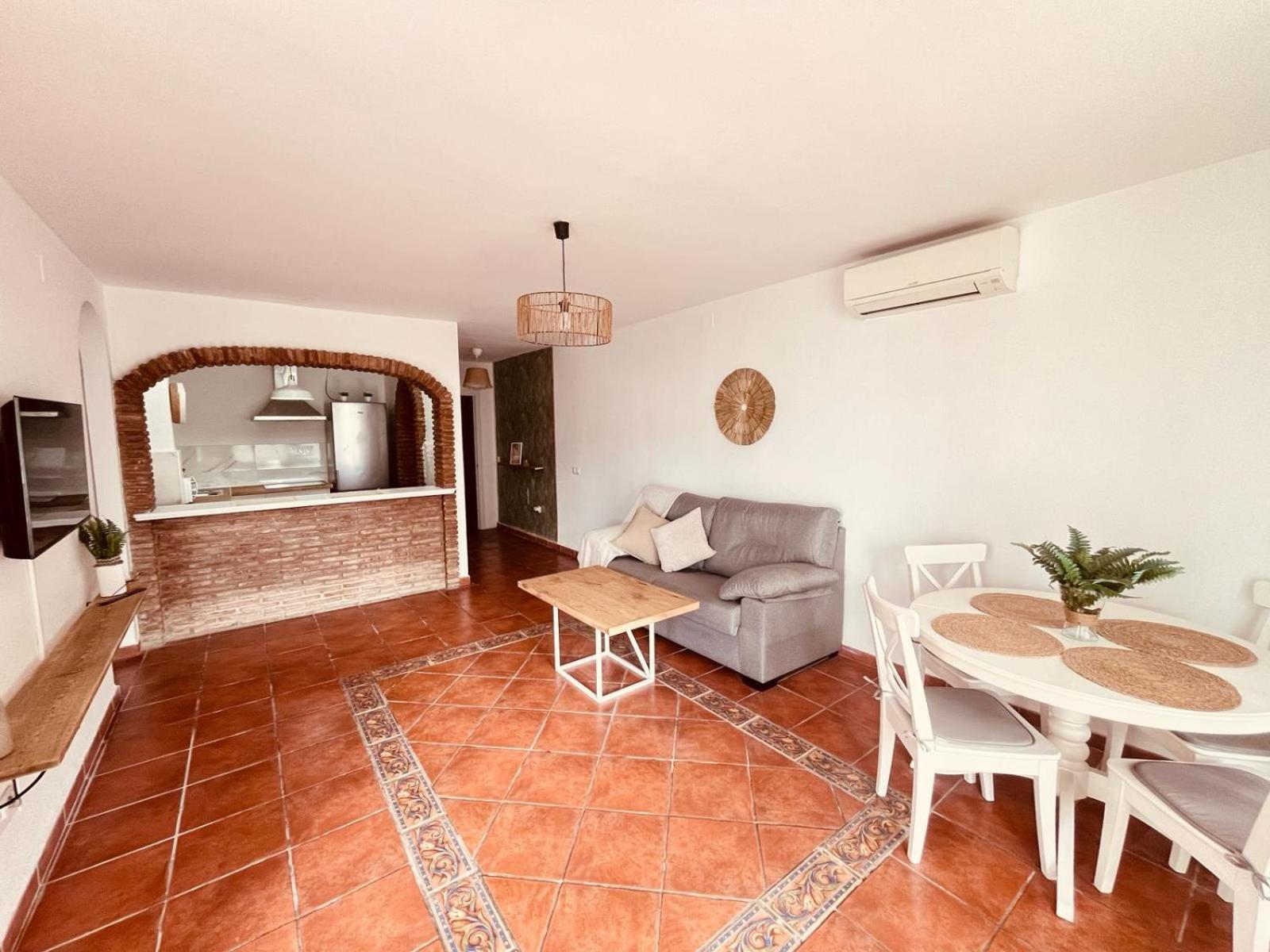 Apartamento Pueblo Evita Apartment Benalmadena Bagian luar foto